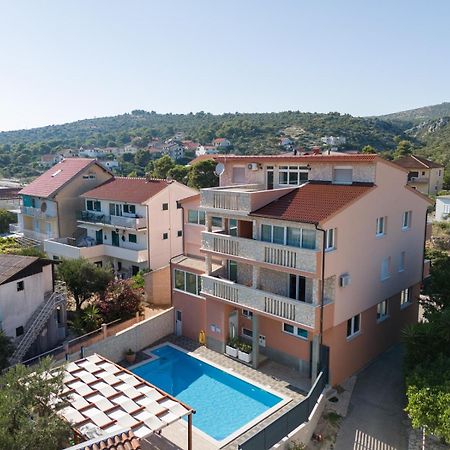 Apartments Villa Monique روغوزنيكا المظهر الخارجي الصورة