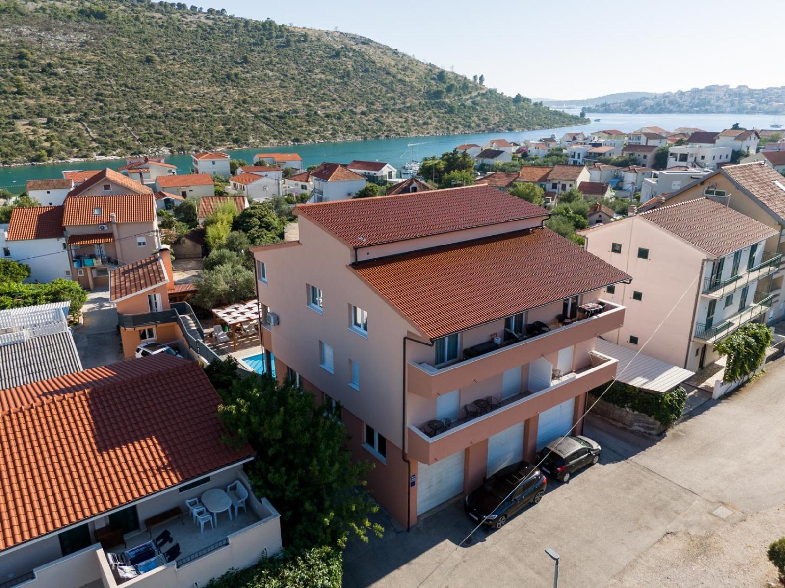 Apartments Villa Monique روغوزنيكا المظهر الخارجي الصورة