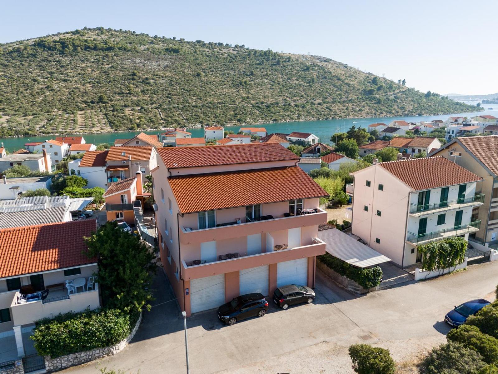 Apartments Villa Monique روغوزنيكا المظهر الخارجي الصورة
