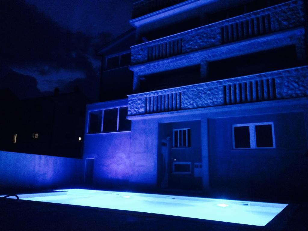 Apartments Villa Monique روغوزنيكا المظهر الخارجي الصورة