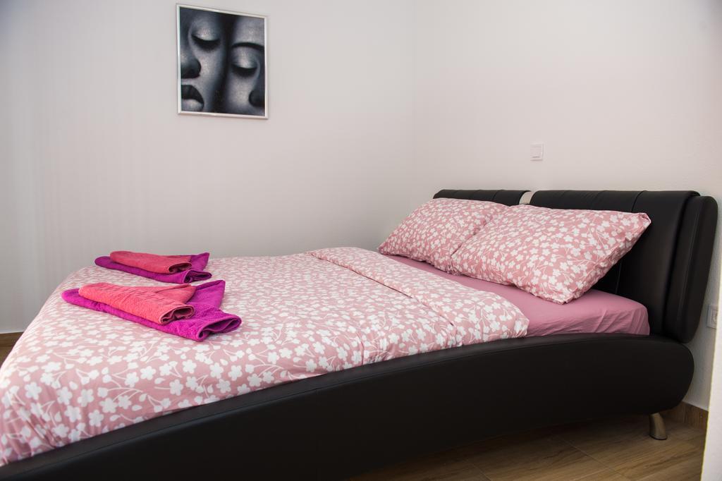 Apartments Villa Monique روغوزنيكا المظهر الخارجي الصورة